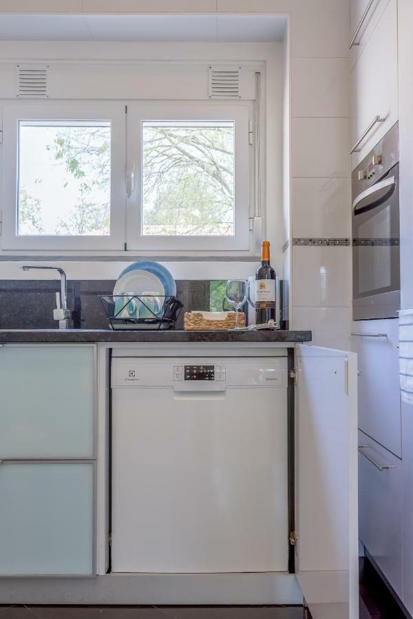 Sunny, Bright And Quiet Apartment, By Timecooler Lissabon